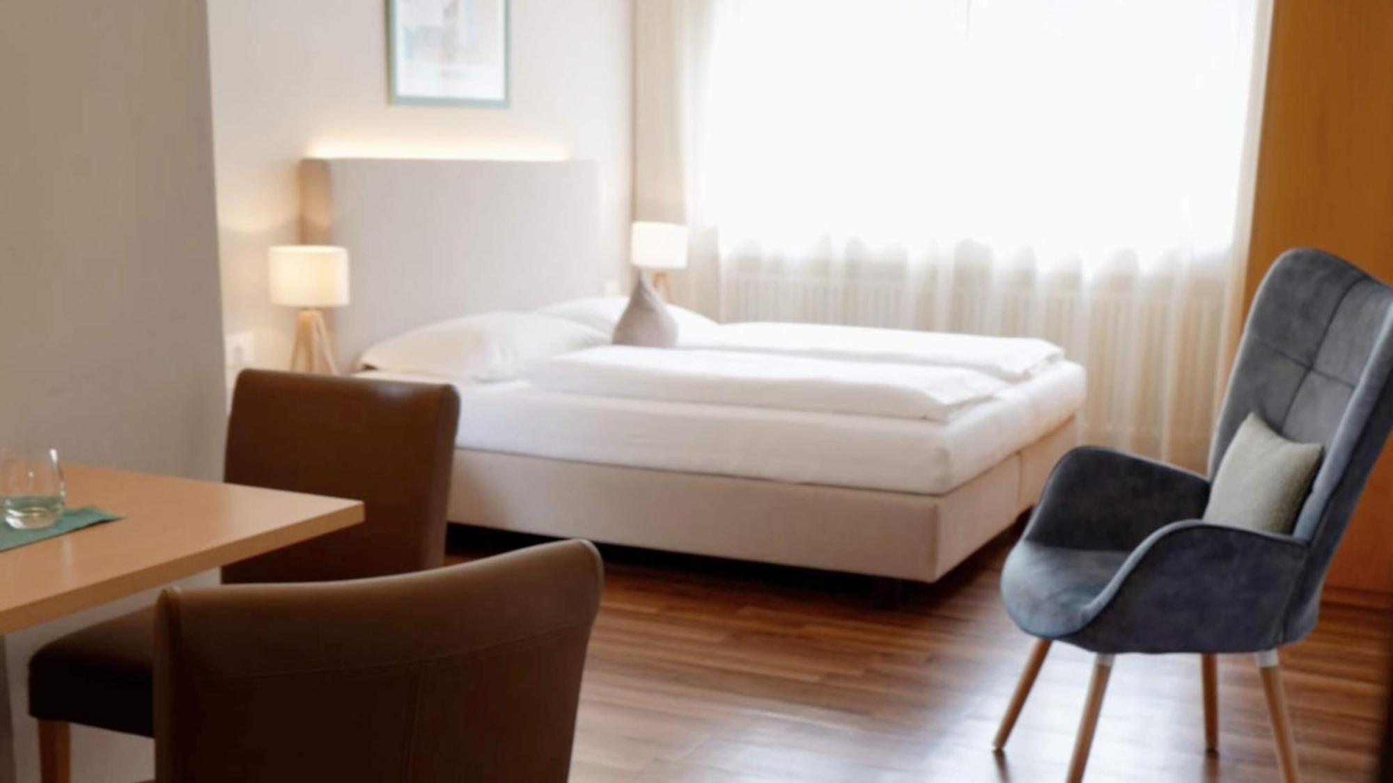 Hotel Flora &